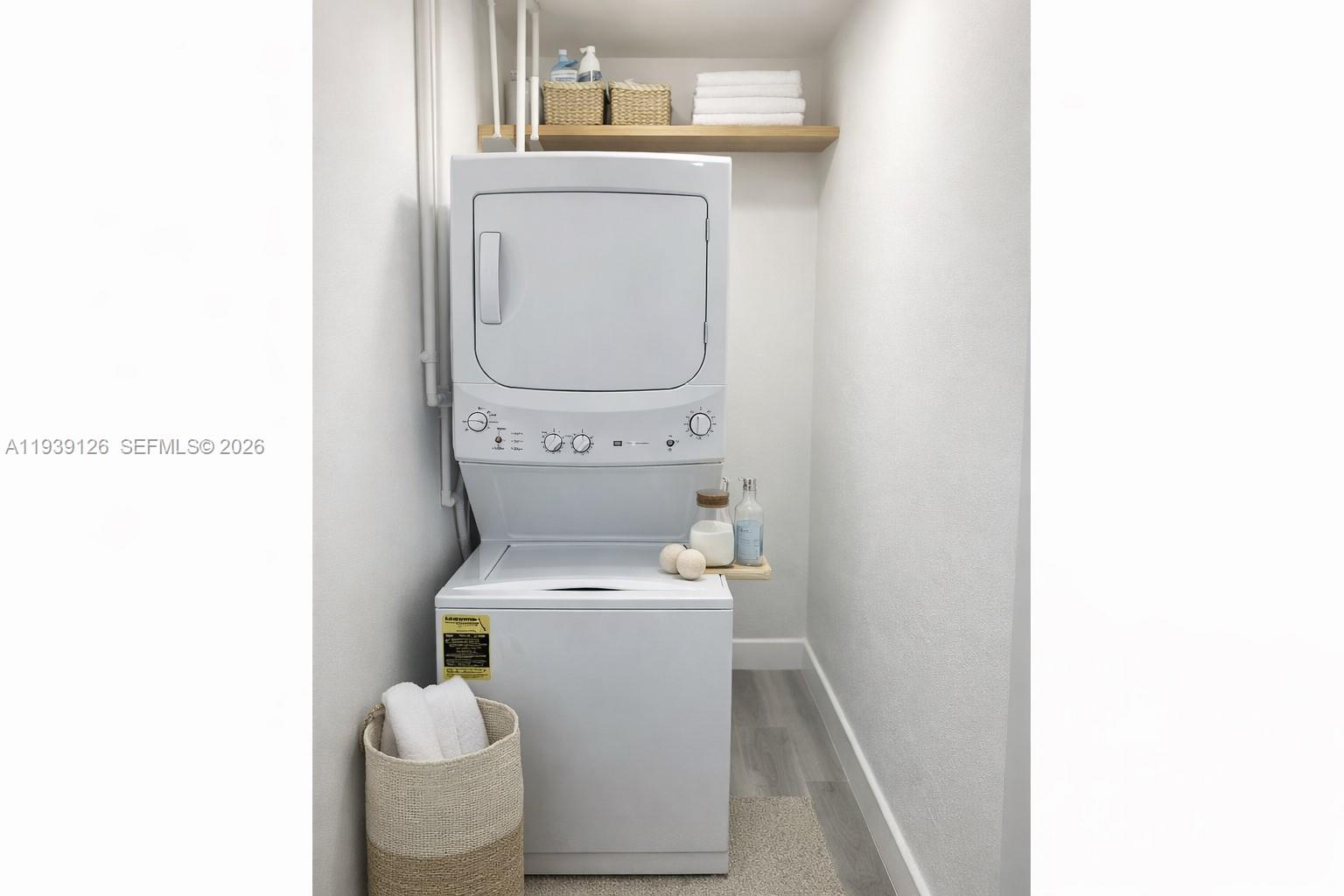 LOPEZ & GONZALEZ PLAZA - Residential Lease