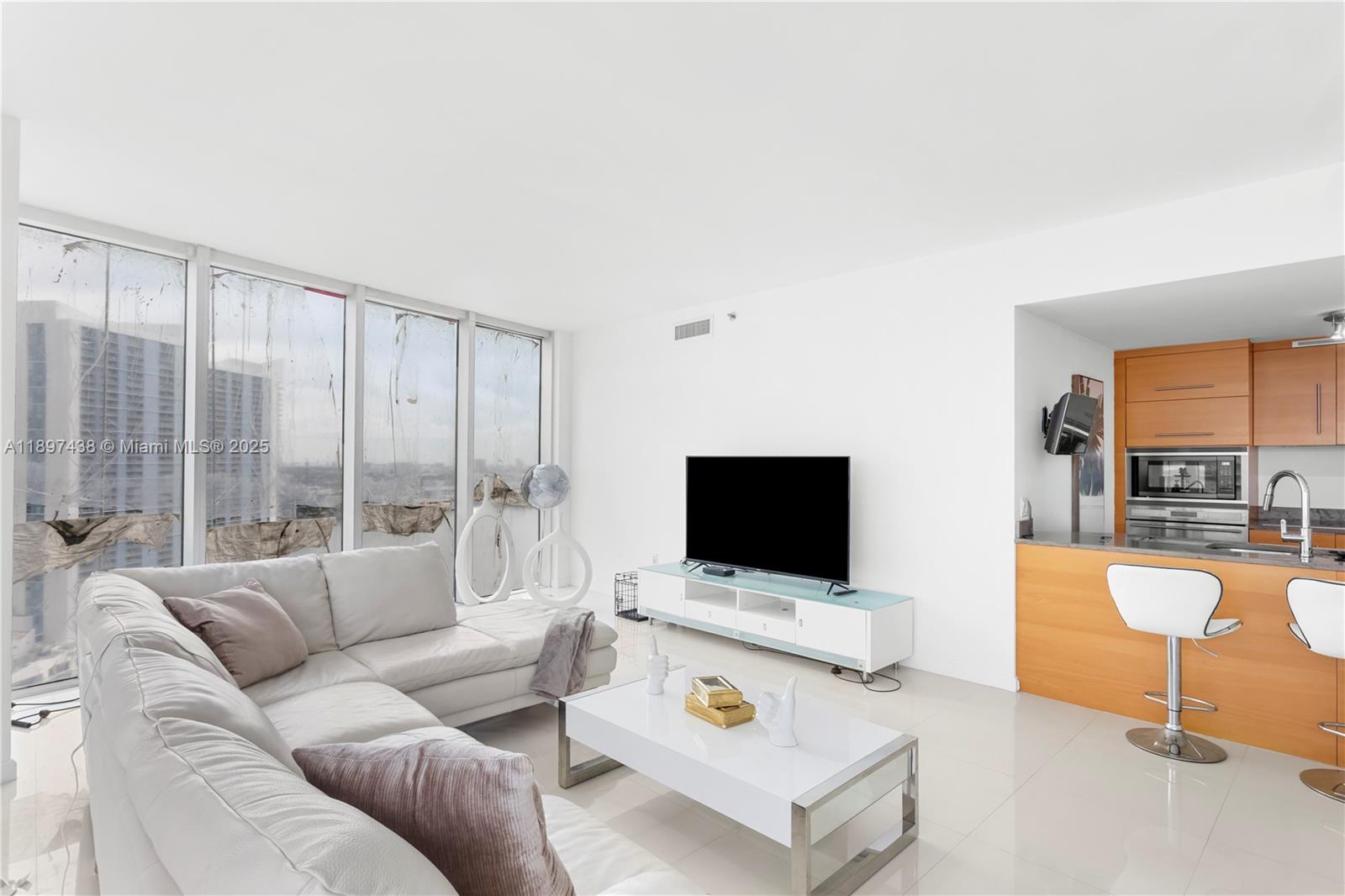 ICONBRICKELL CONDO NO 1 - Residential Lease