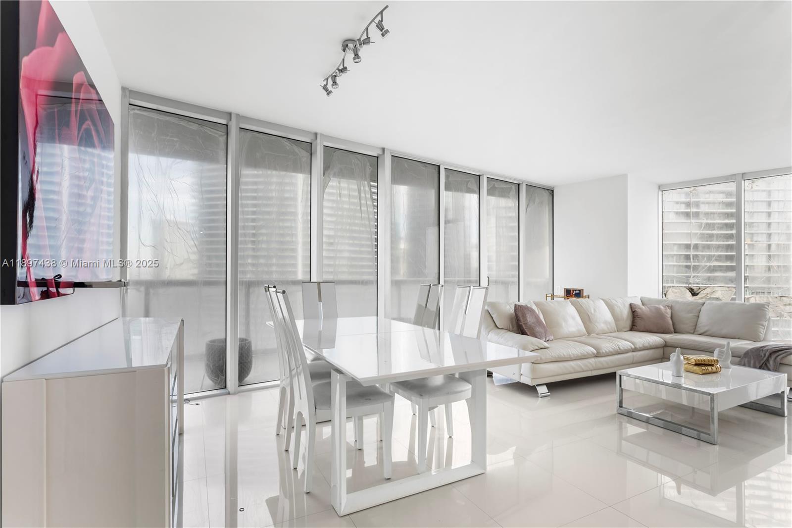 465 Brickell Ave 2702