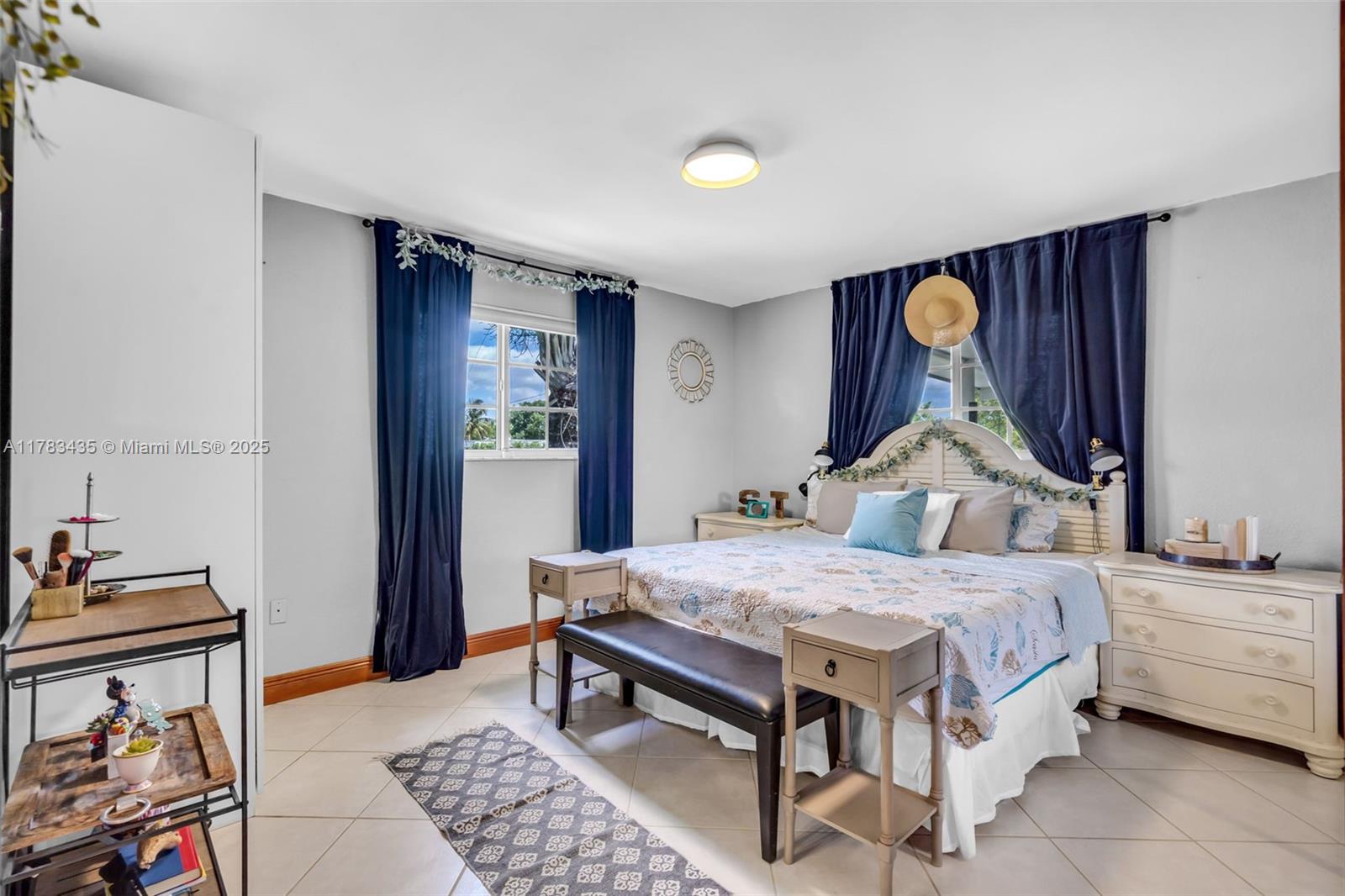 1.08 ACRE farmhouse - Residential