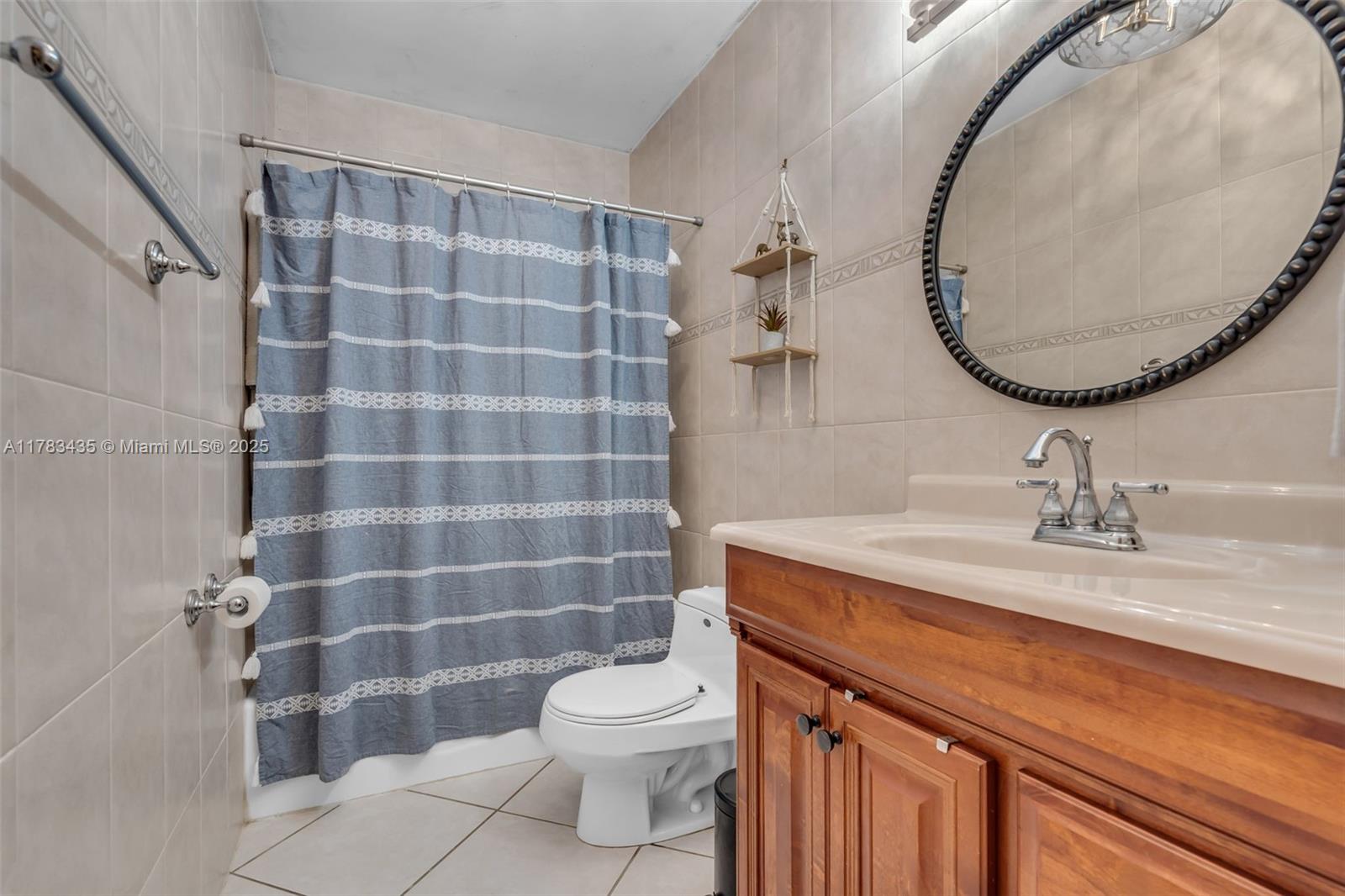 1.08 ACRE farmhouse - Residential