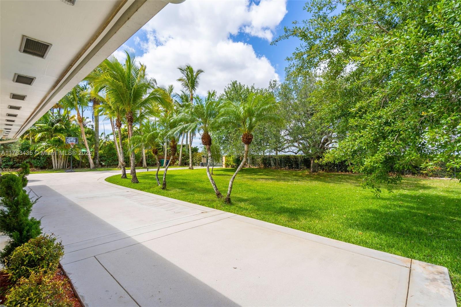 1.08 ACRE farmhouse - Residential