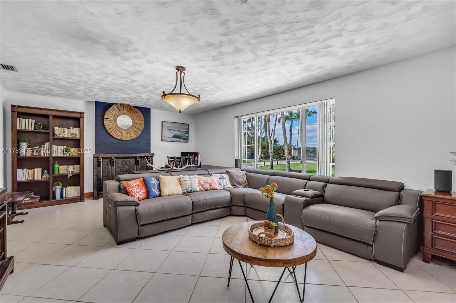 1.08 ACRE farmhouse - Residential