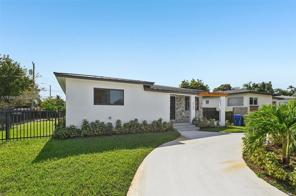 Photo of 5152 SW 6th St, Miami, FL 33134 (MLS # A11994148)