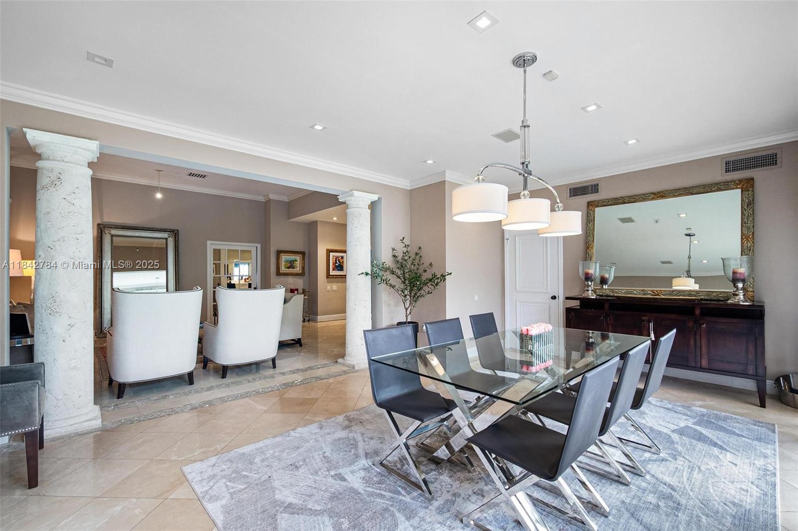 2000 S Bayshore Dr 69