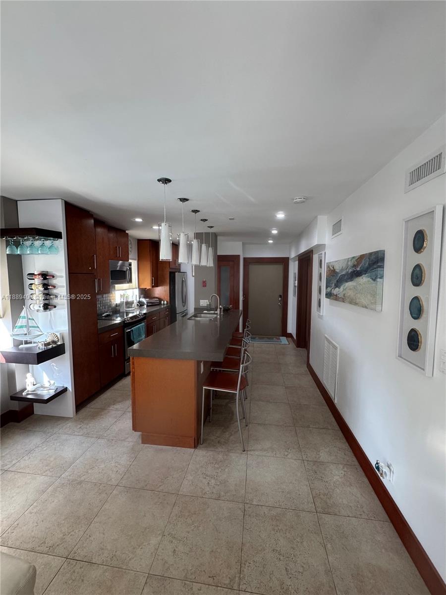 LA PLAYA CONDOMINIUMS - Residential Lease
