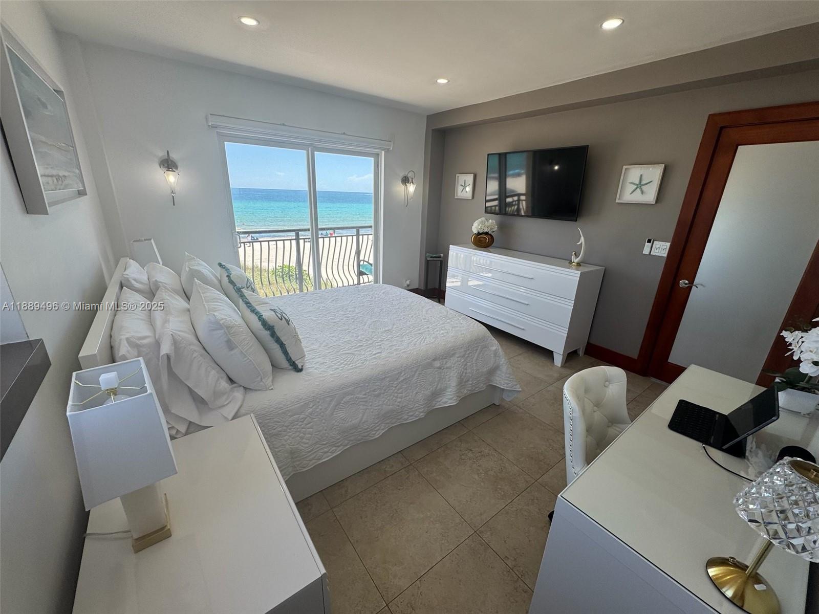 LA PLAYA CONDOMINIUMS - Residential Lease
