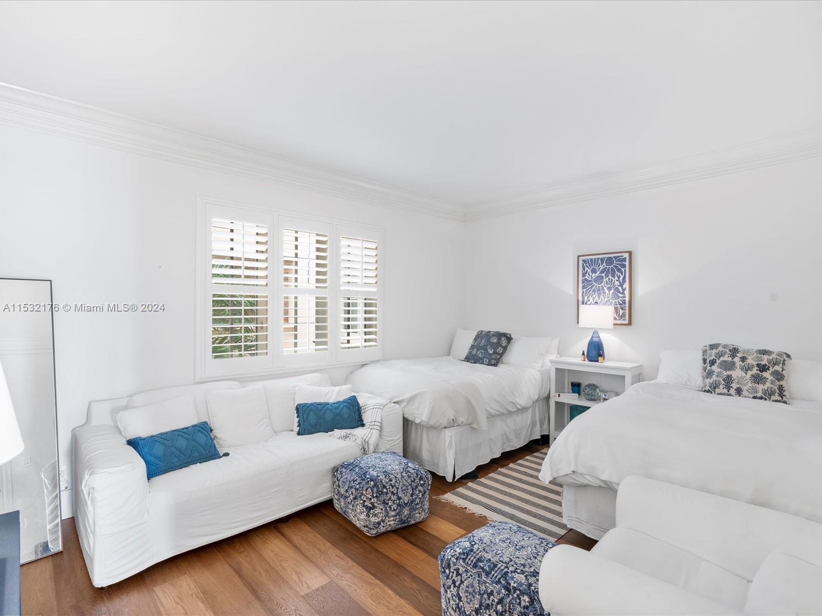 SEASIDE CONDO - Residential