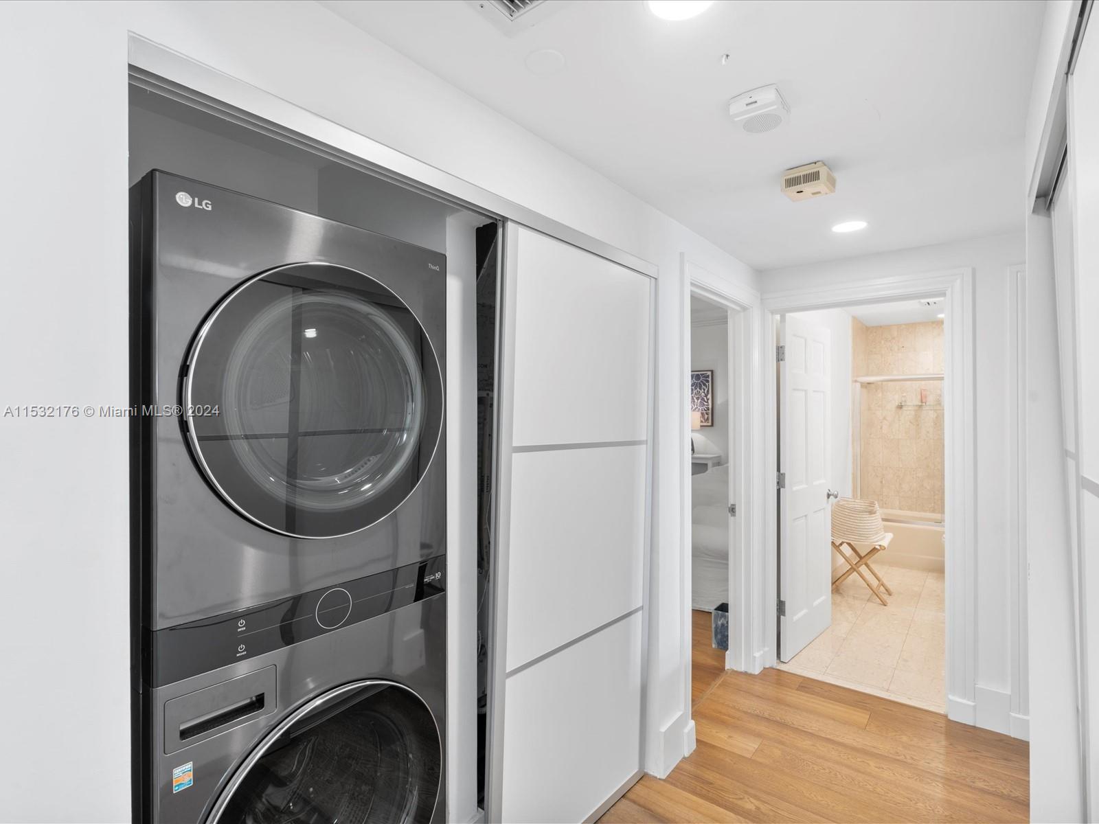 SEASIDE CONDO - Residential