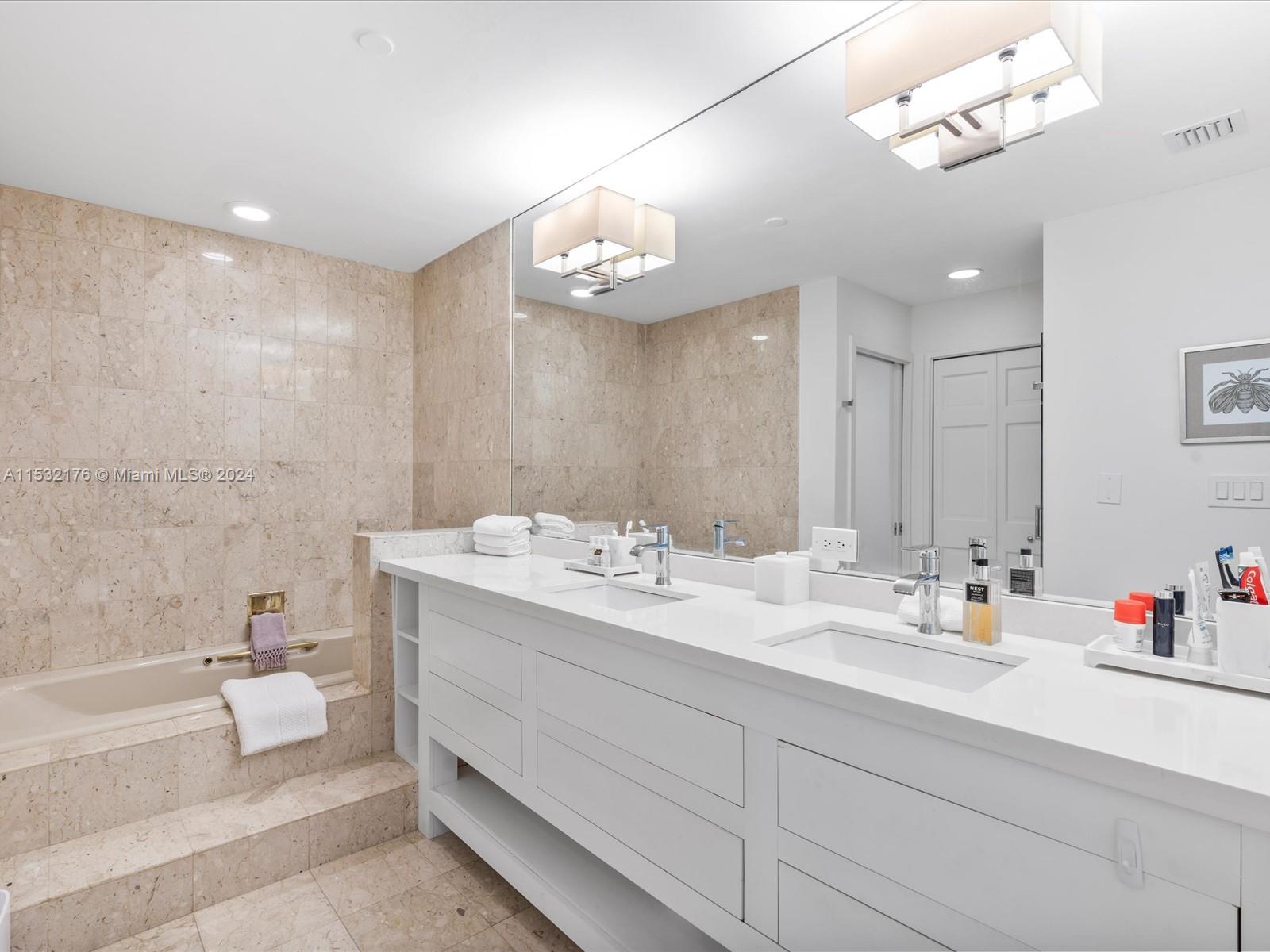 SEASIDE CONDO - Residential