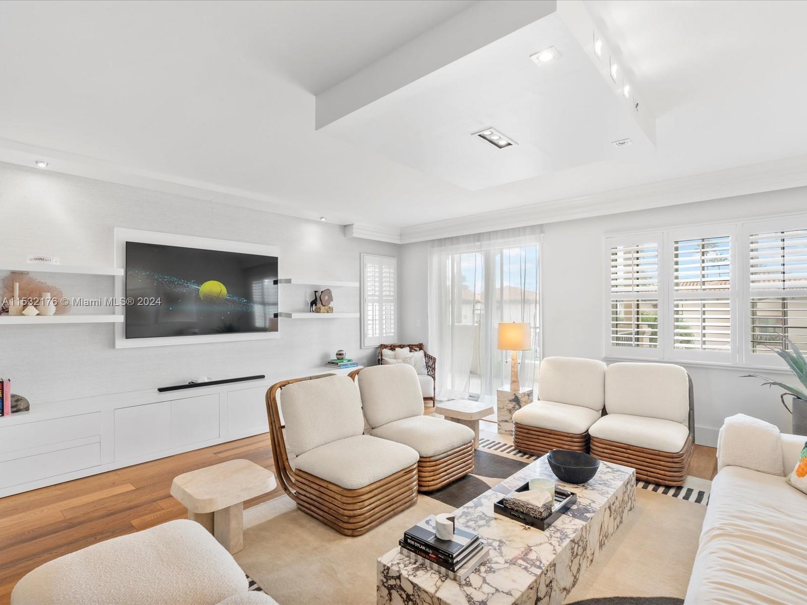 SEASIDE CONDO - Residential