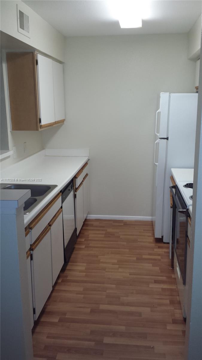 SAILBOAT POINTE CONDO - Residential