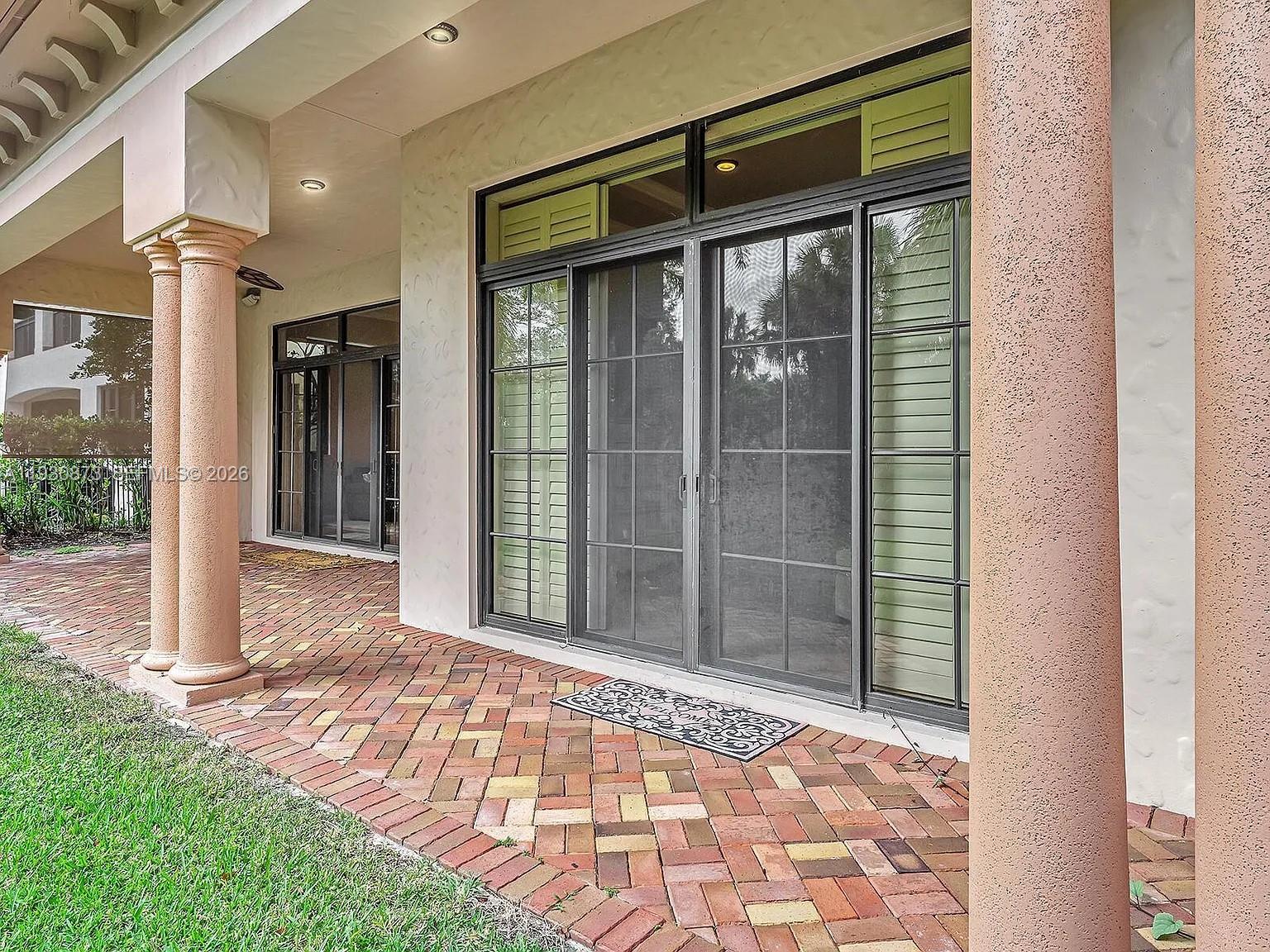 PARKLAND GOLF AND COUNTRY - Residential