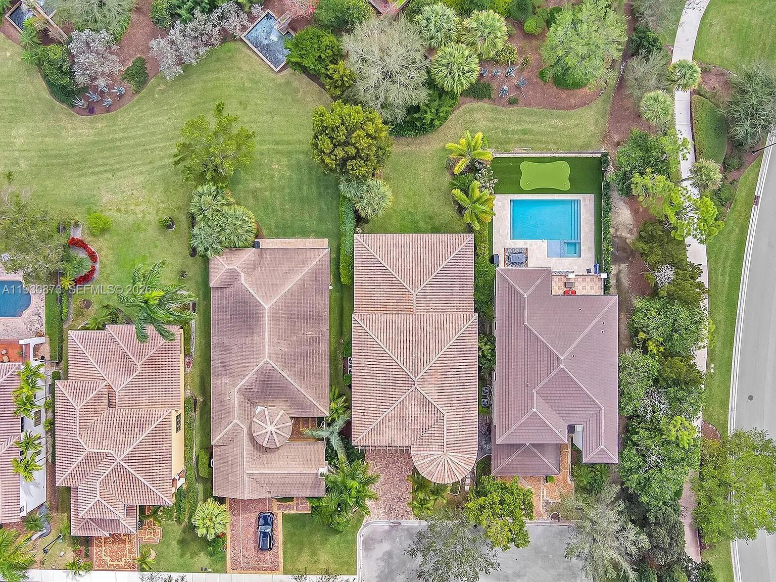 PARKLAND GOLF AND COUNTRY - Residential