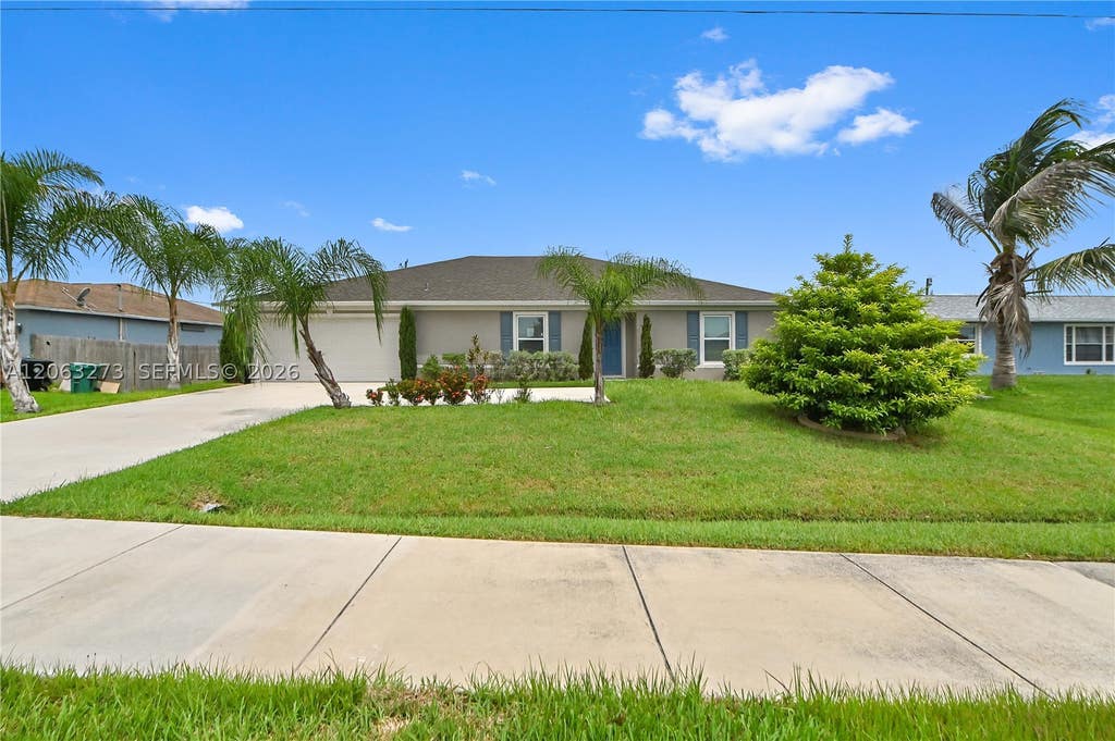 Photo of 361 SW Thornhill Dr, Port St Lucie, FL 34984 (MLS # A12063273)