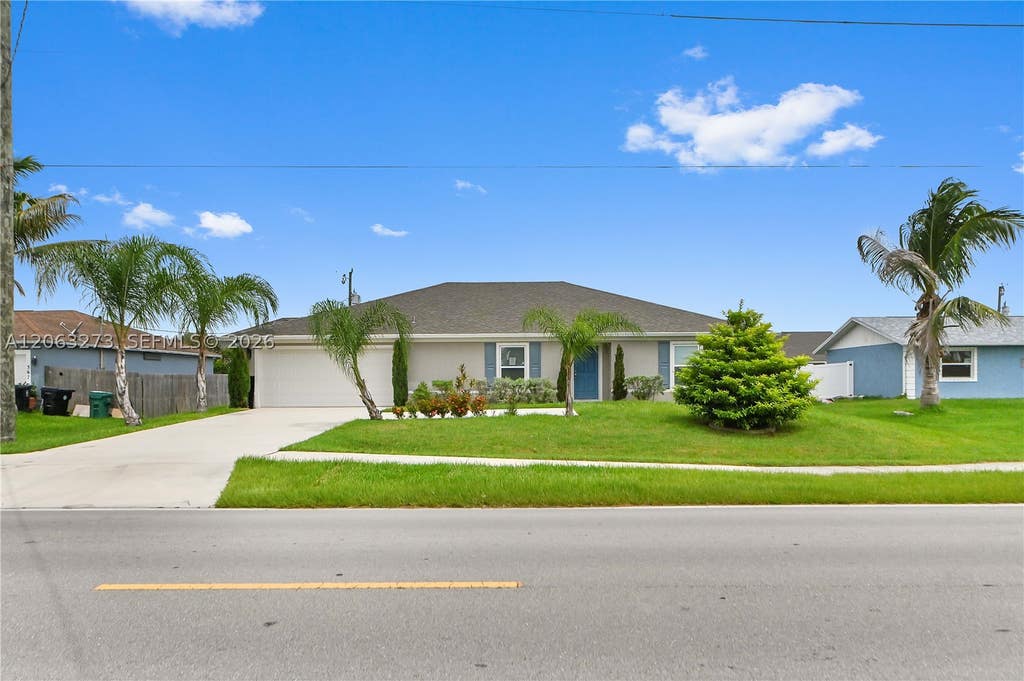 Photo of 361 SW Thornhill Dr, Port St Lucie, FL 34984 (MLS # A12063273)