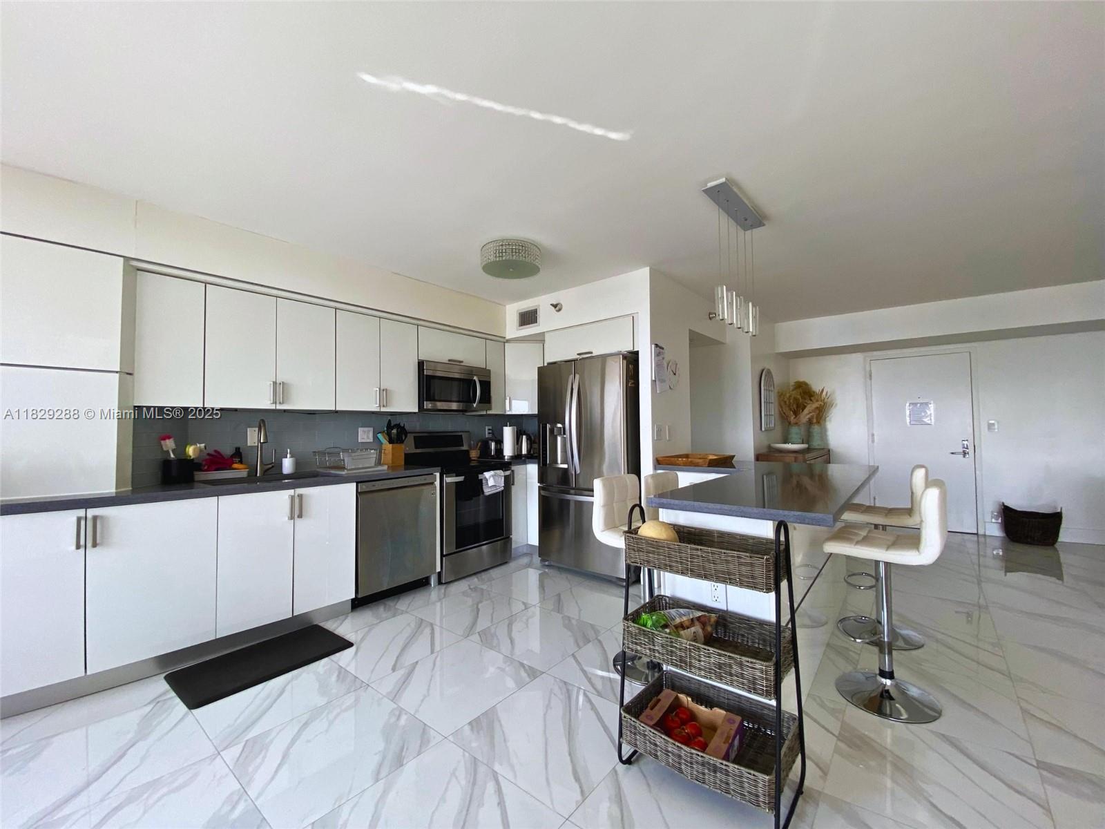 3530 Mystic Pointe Dr 3014