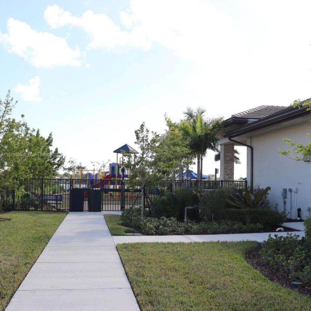 VIA VENTURA NEIGHBORHOOD - Residential Lease