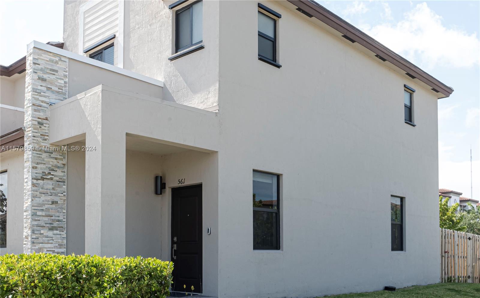 VIA VENTURA NEIGHBORHOOD - Residential Lease