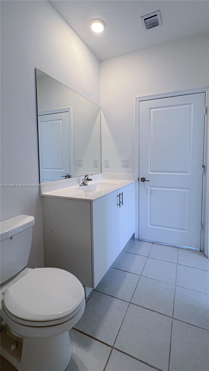 VIA VENTURA NEIGHBORHOOD - Residential Lease