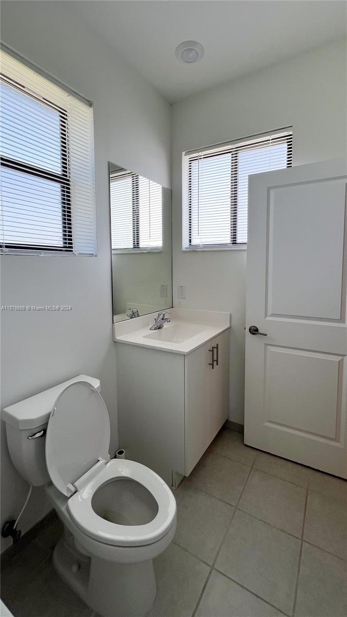 VIA VENTURA NEIGHBORHOOD - Residential Lease