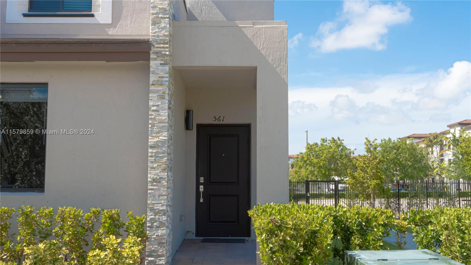 VIA VENTURA NEIGHBORHOOD - Residential Lease