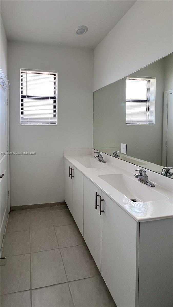 VIA VENTURA NEIGHBORHOOD - Residential Lease