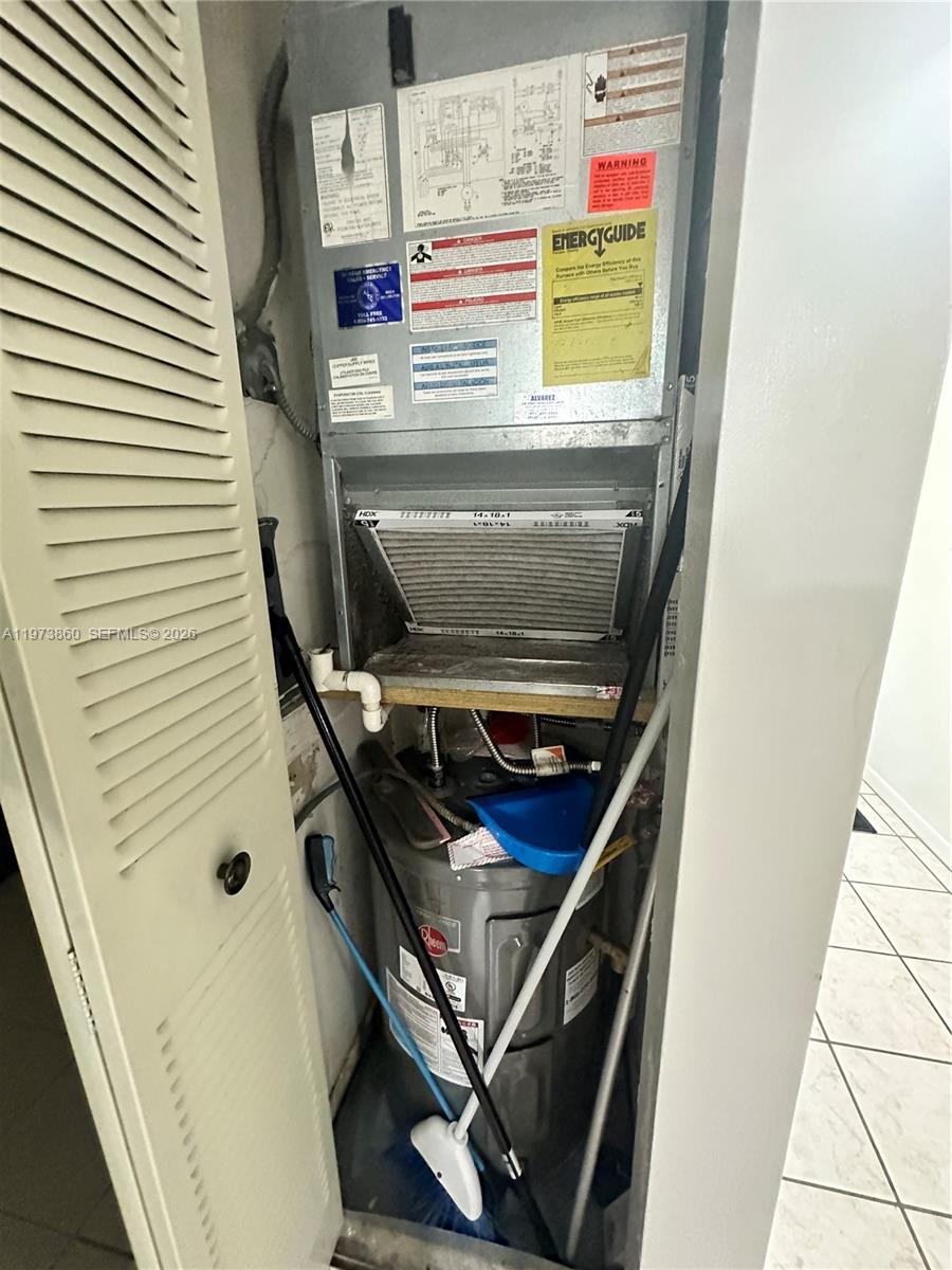 SUNRISE LAKES 218 CONDO - Residential