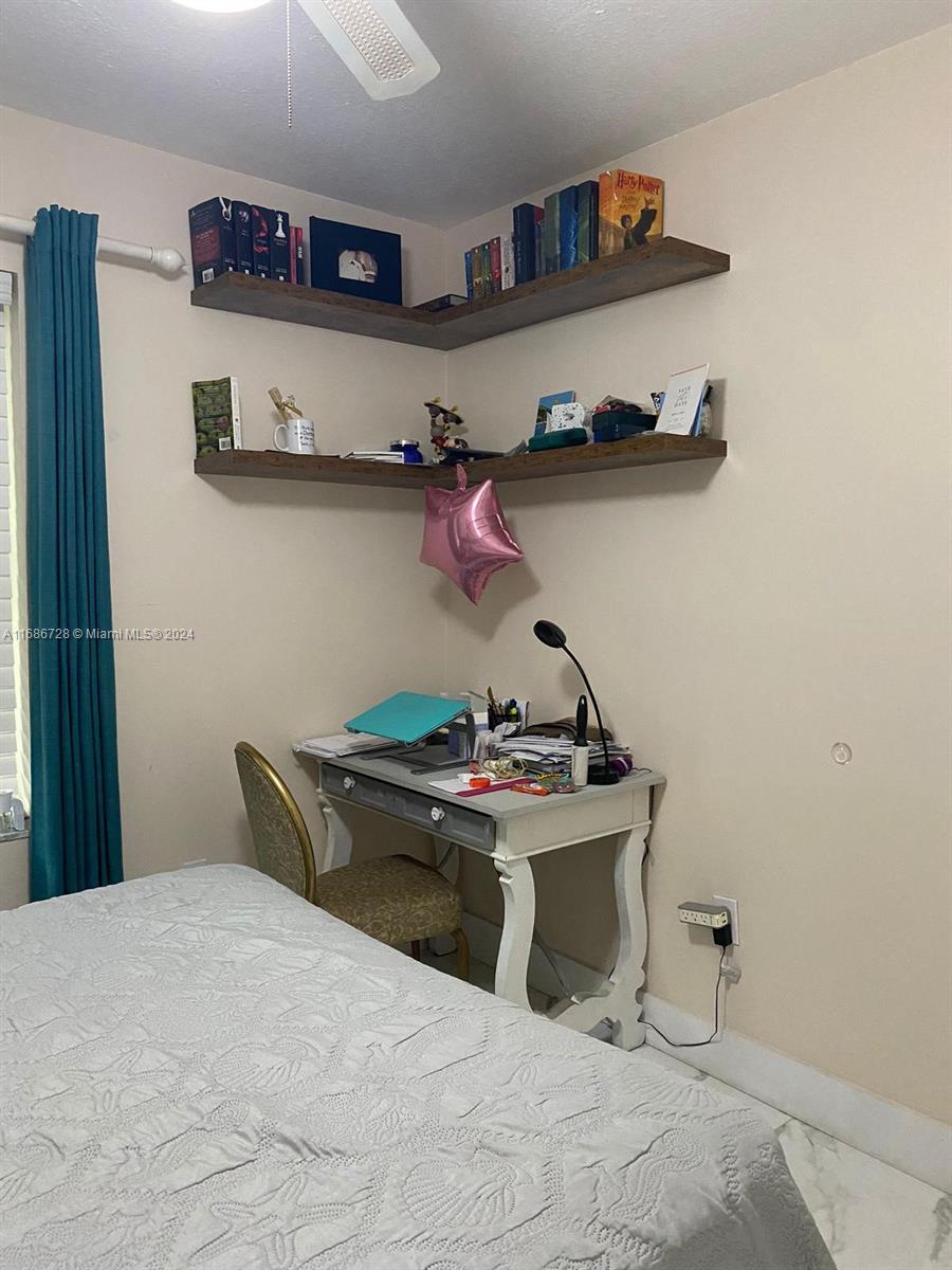 LAKES BY THE BAY SEC 8 - Residential Lease
