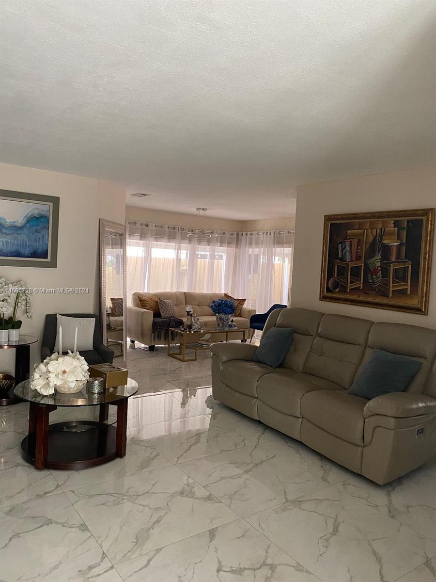 LAKES BY THE BAY SEC 8 - Residential Lease