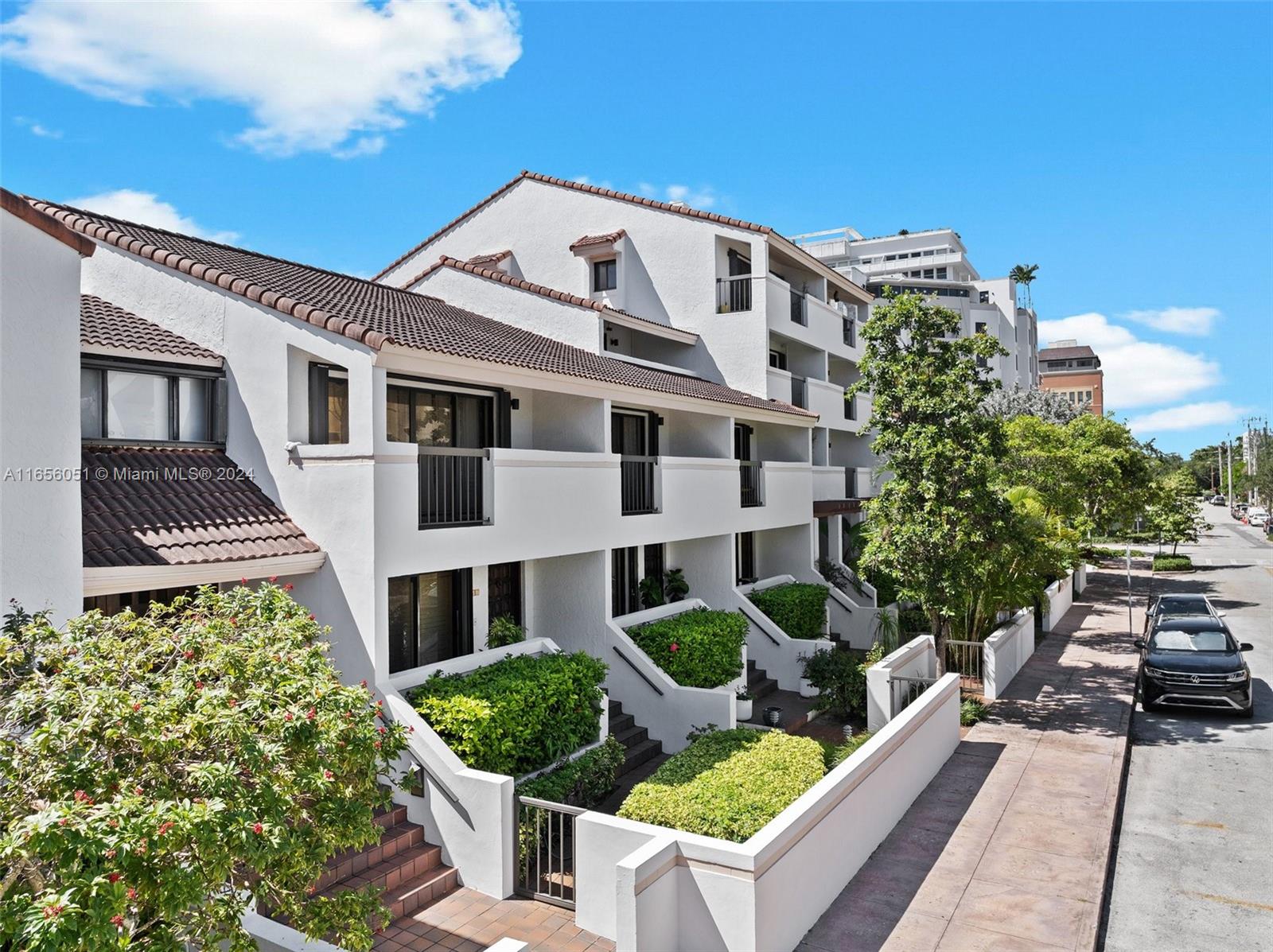 2600 Cardena St 11, Coral Gables, Broward County, Florida - 2 Bedrooms  
3 Bathrooms - 