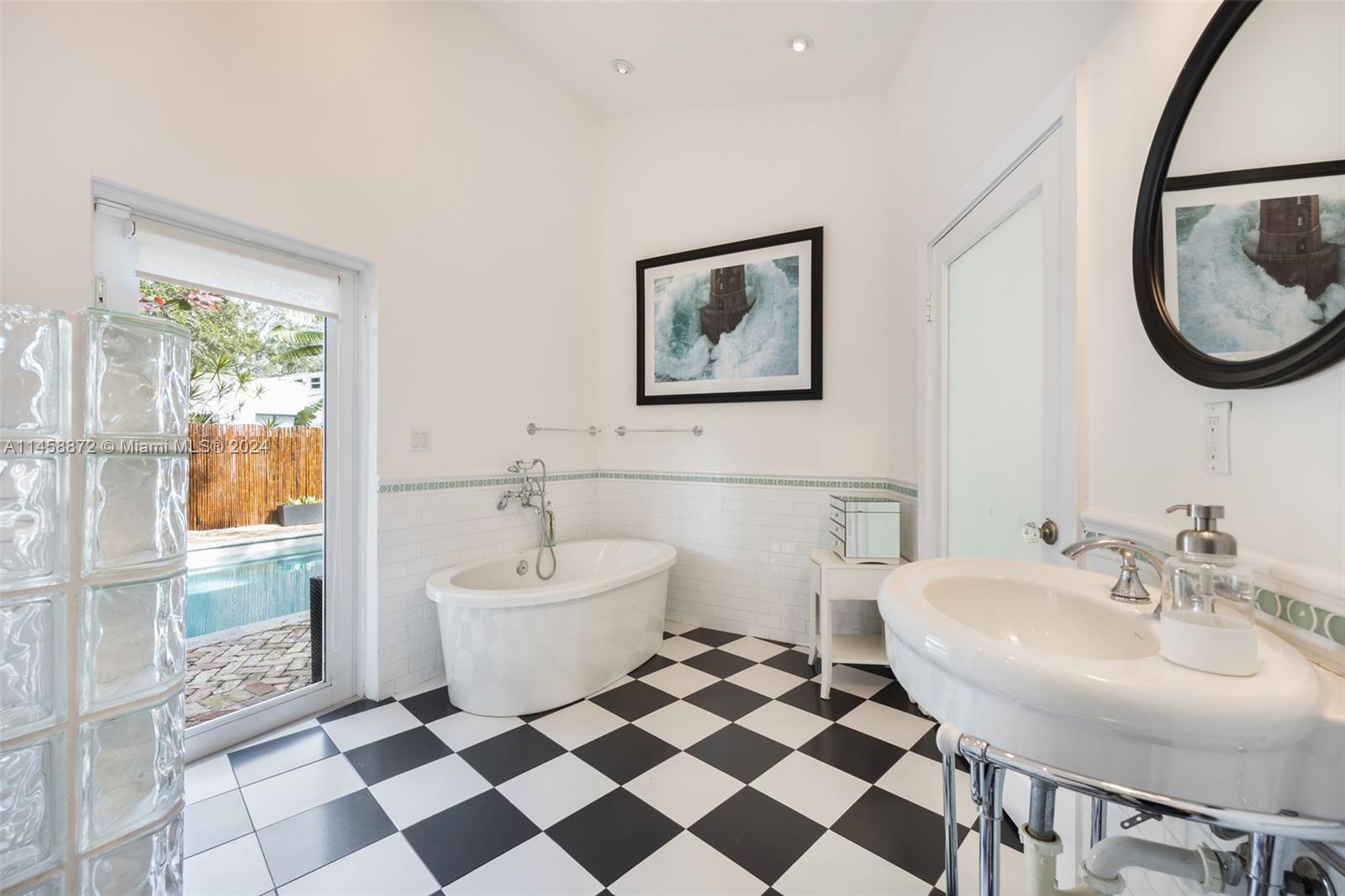 SUNSHINE VISTAS - Residential