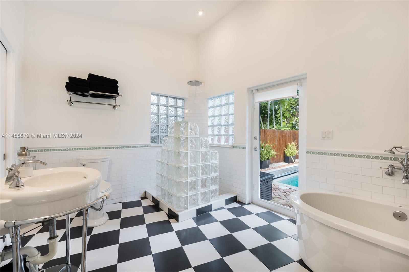 SUNSHINE VISTAS - Residential