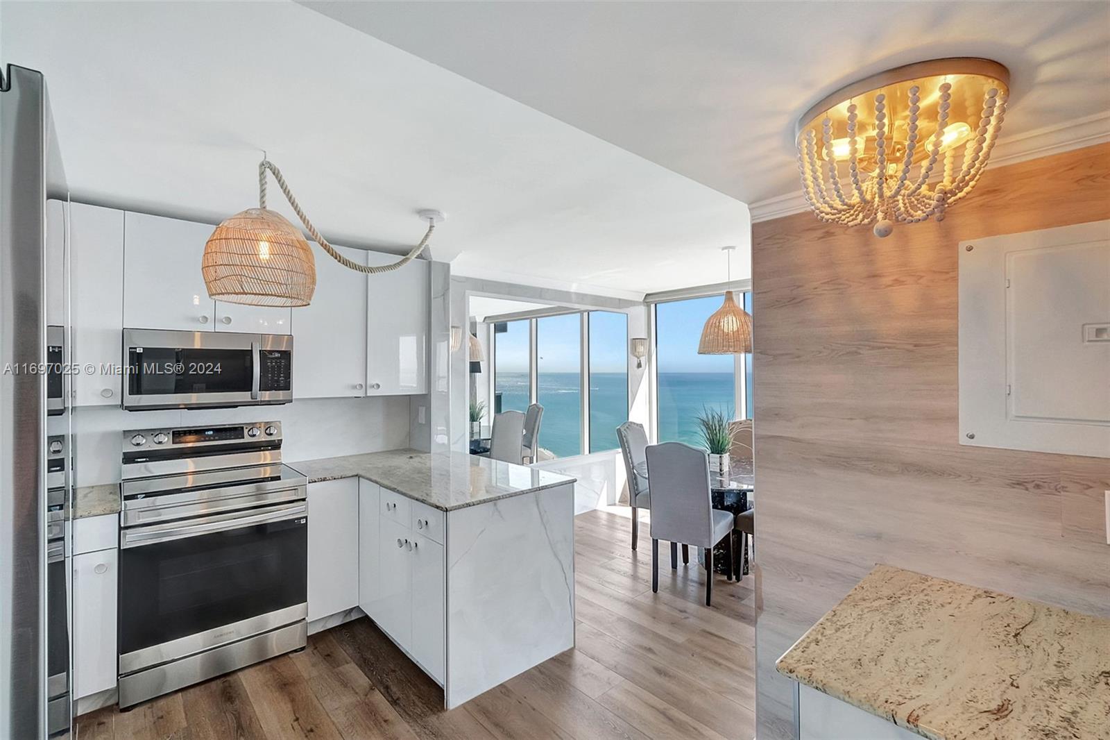 2401 Collins Ave 1902