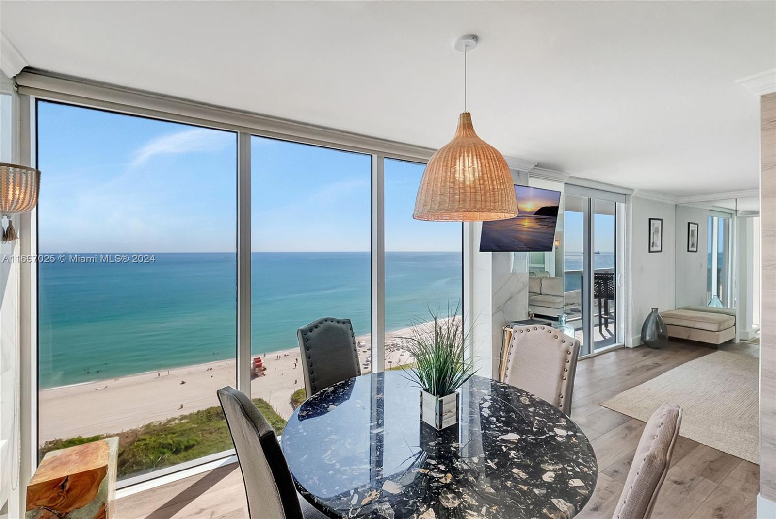 2401 Collins Ave 1902