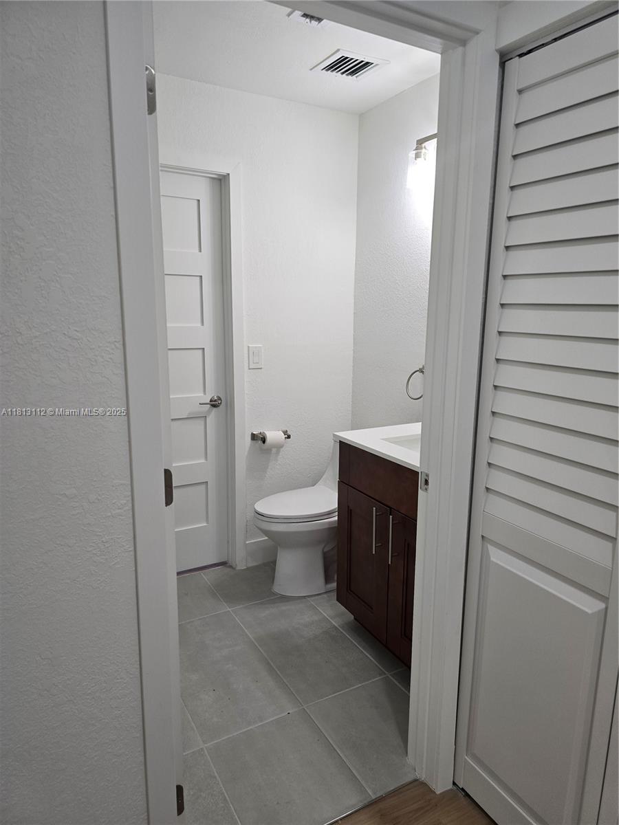 PORT LABELLE UNIT 5 - Residential
