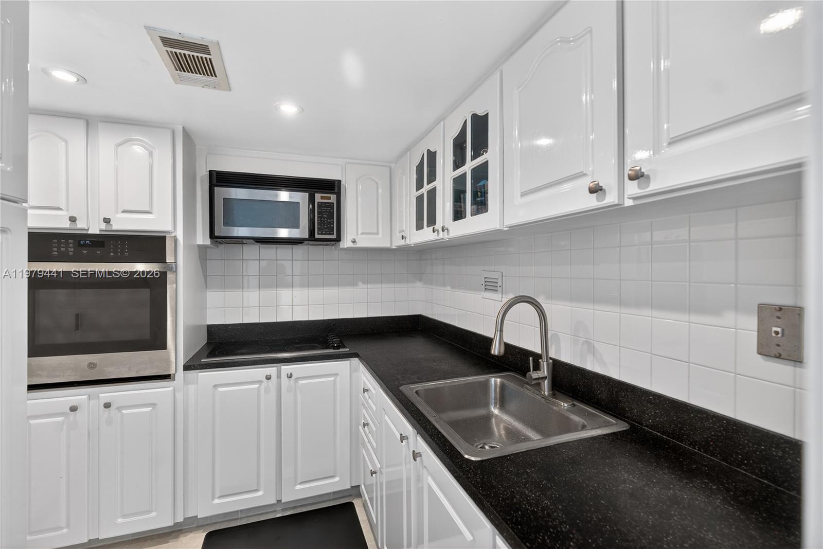 MIRADOR 1000 CONDO - Residential Lease