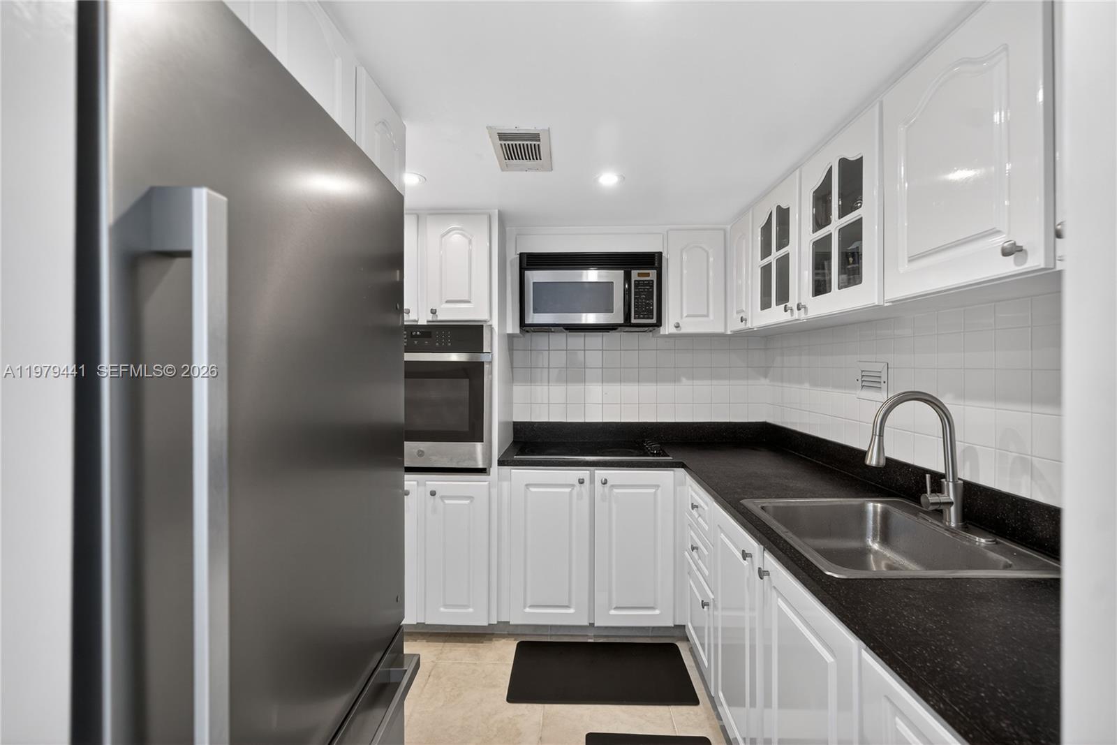 MIRADOR 1000 CONDO - Residential Lease