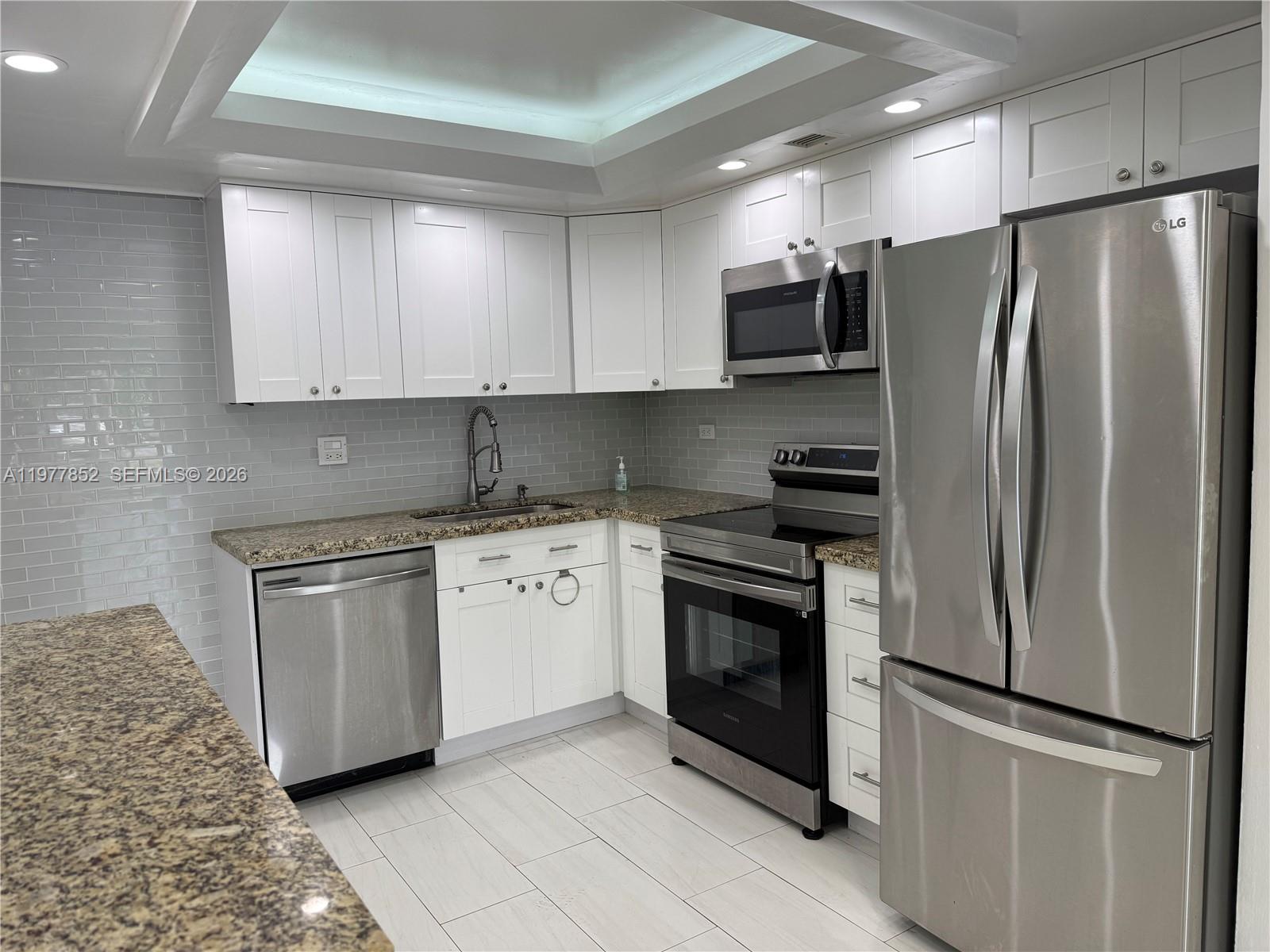 GRANDA DADELAND CONDO - Residential Lease