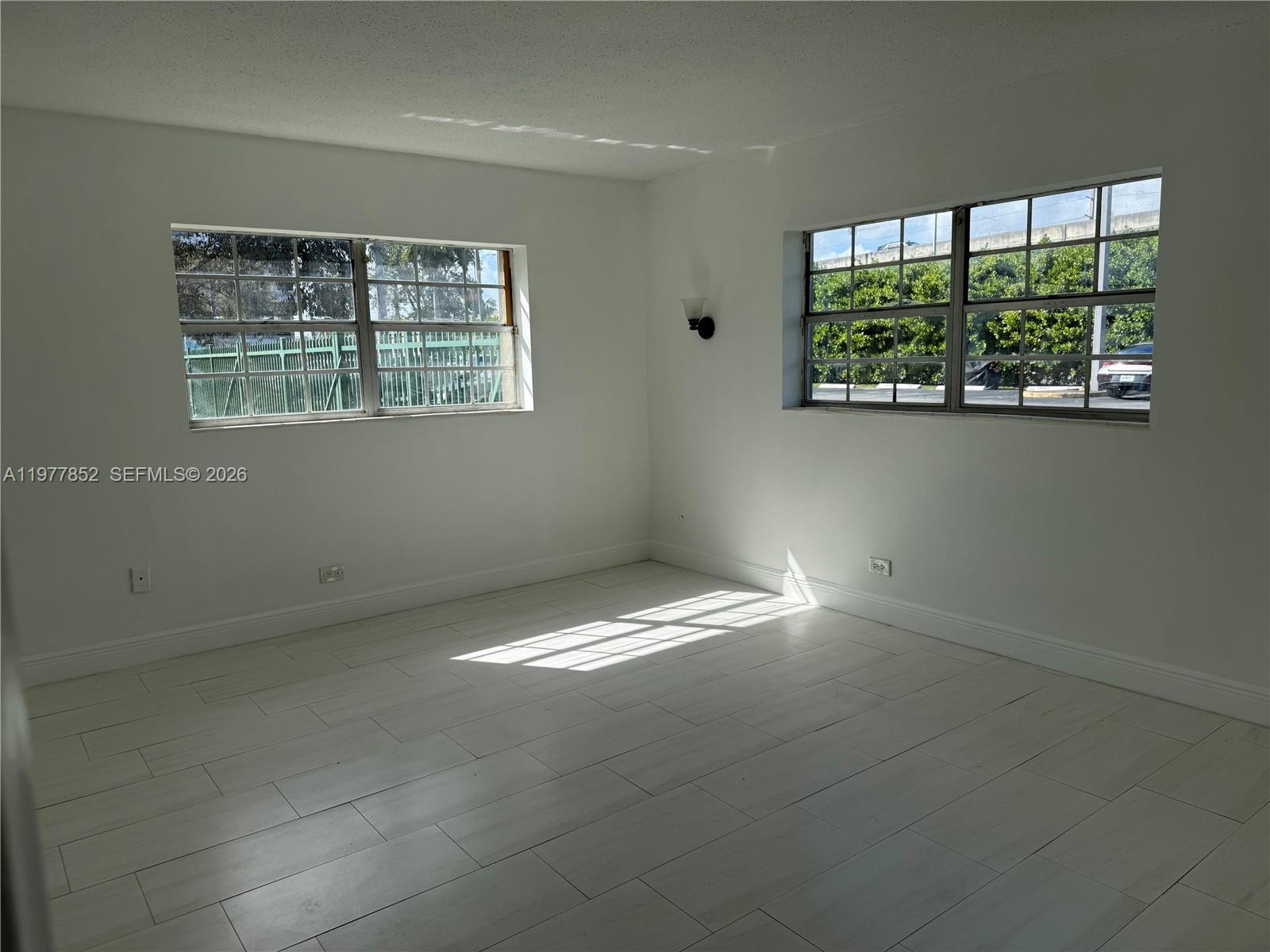 GRANDA DADELAND CONDO - Residential Lease