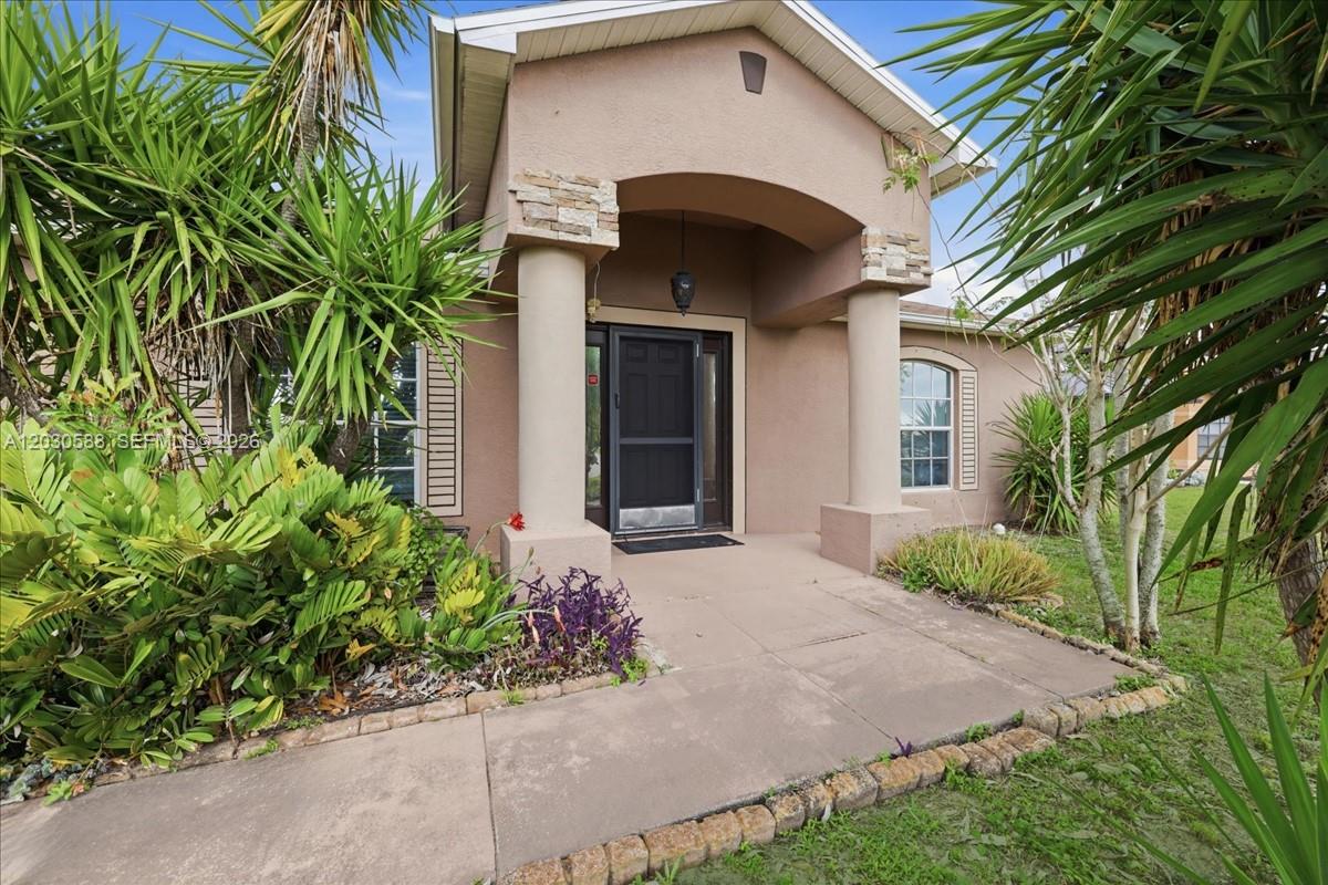 403 SW 28th PL