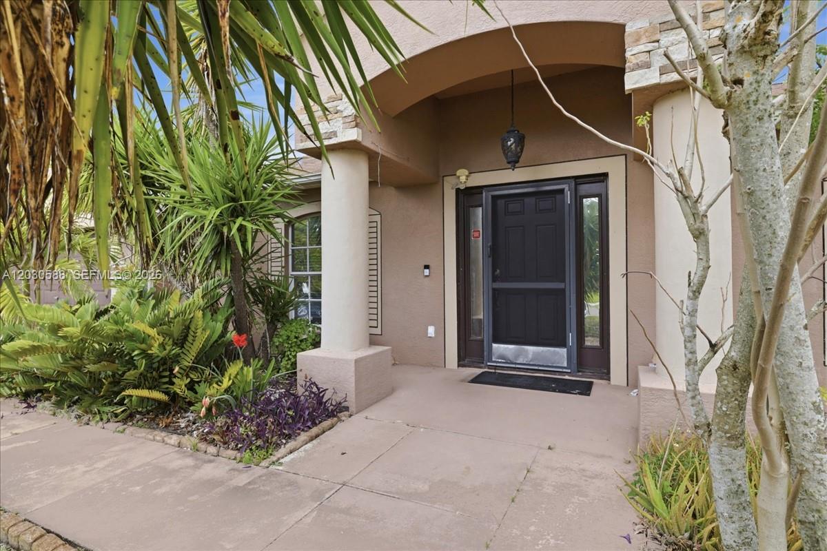 403 SW 28th PL
