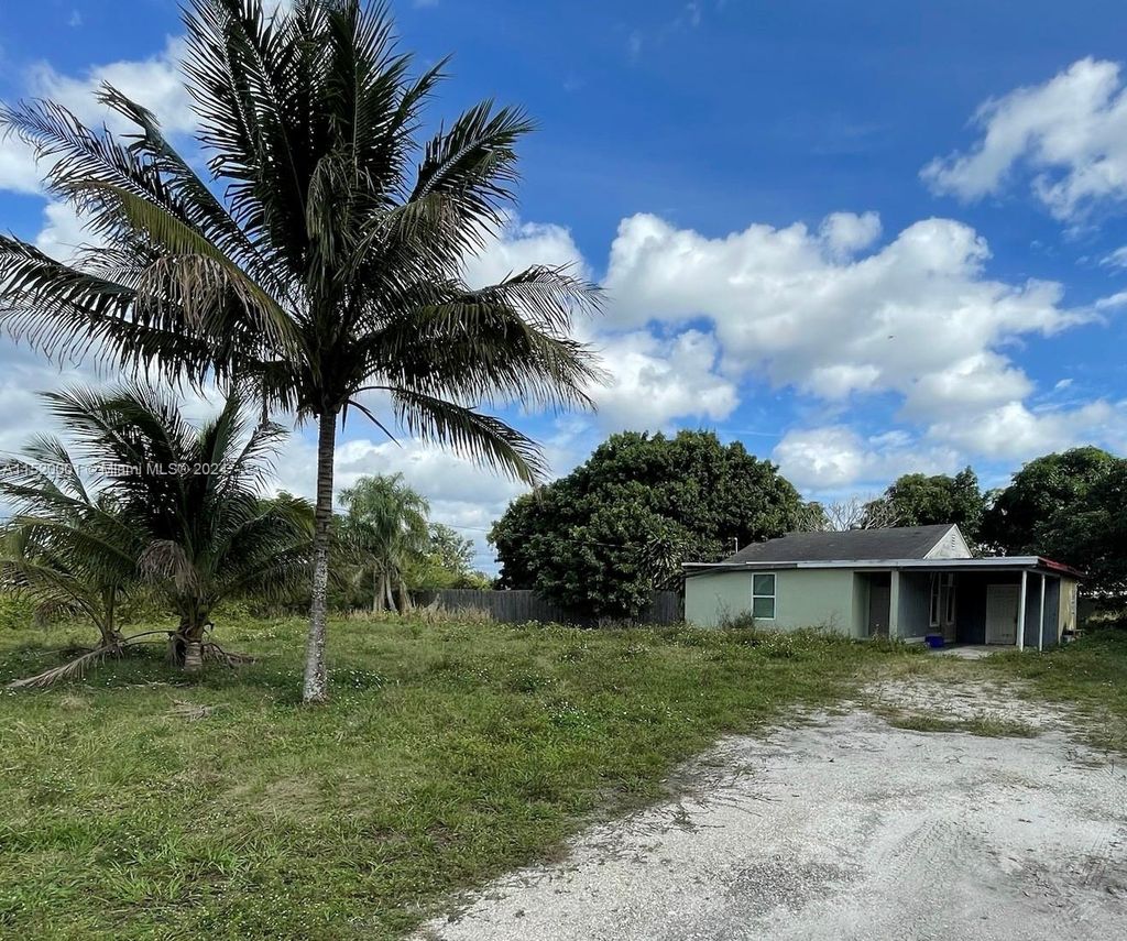 Photo of 804 Mathis St, Lake Worth, FL 33461 (MLS # A11520001)