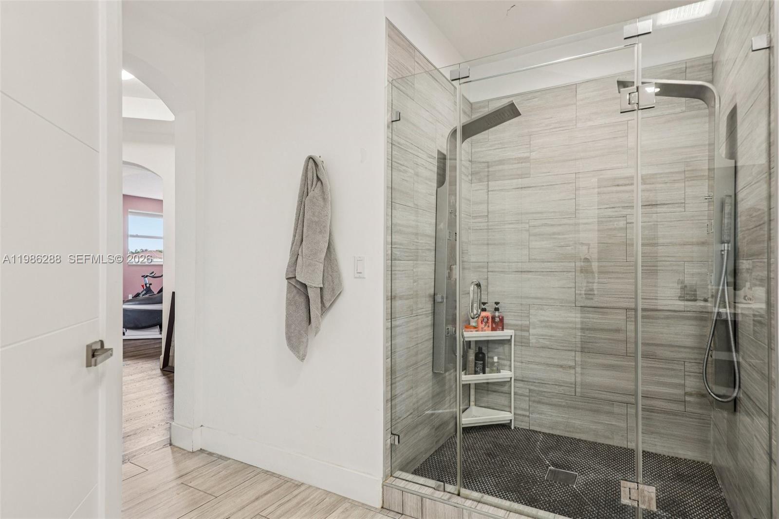 DORAL ISLES NORTH SEC ONE - Residential