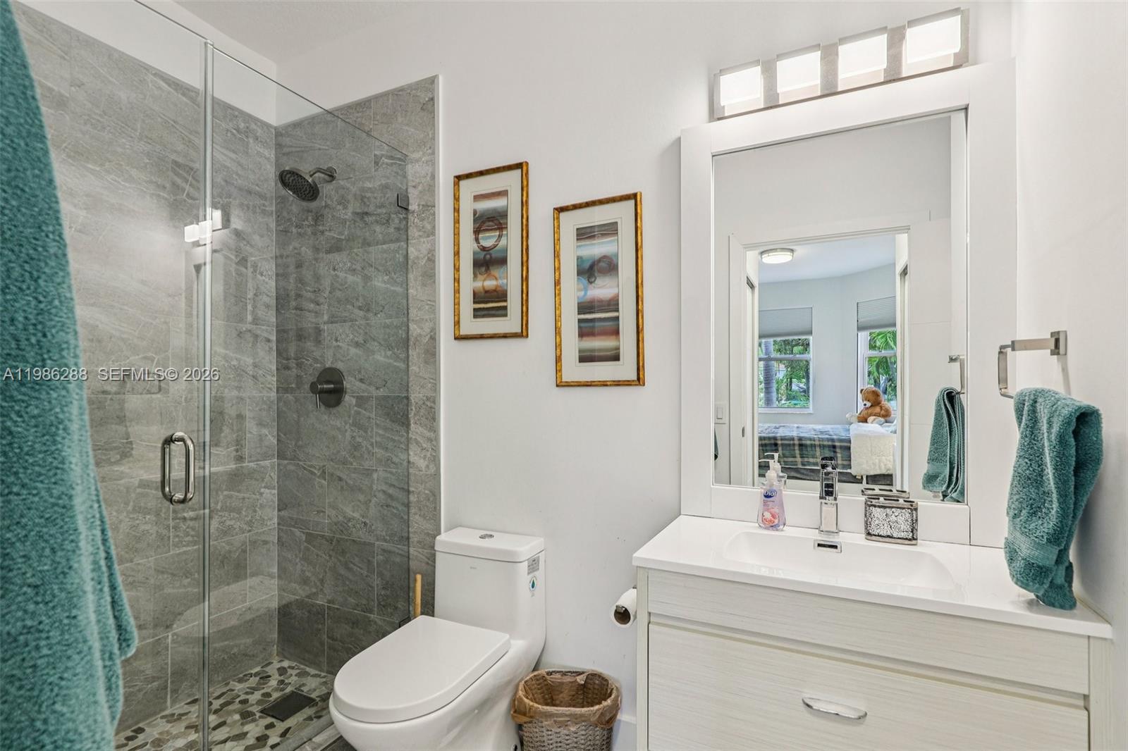 DORAL ISLES NORTH SEC ONE - Residential