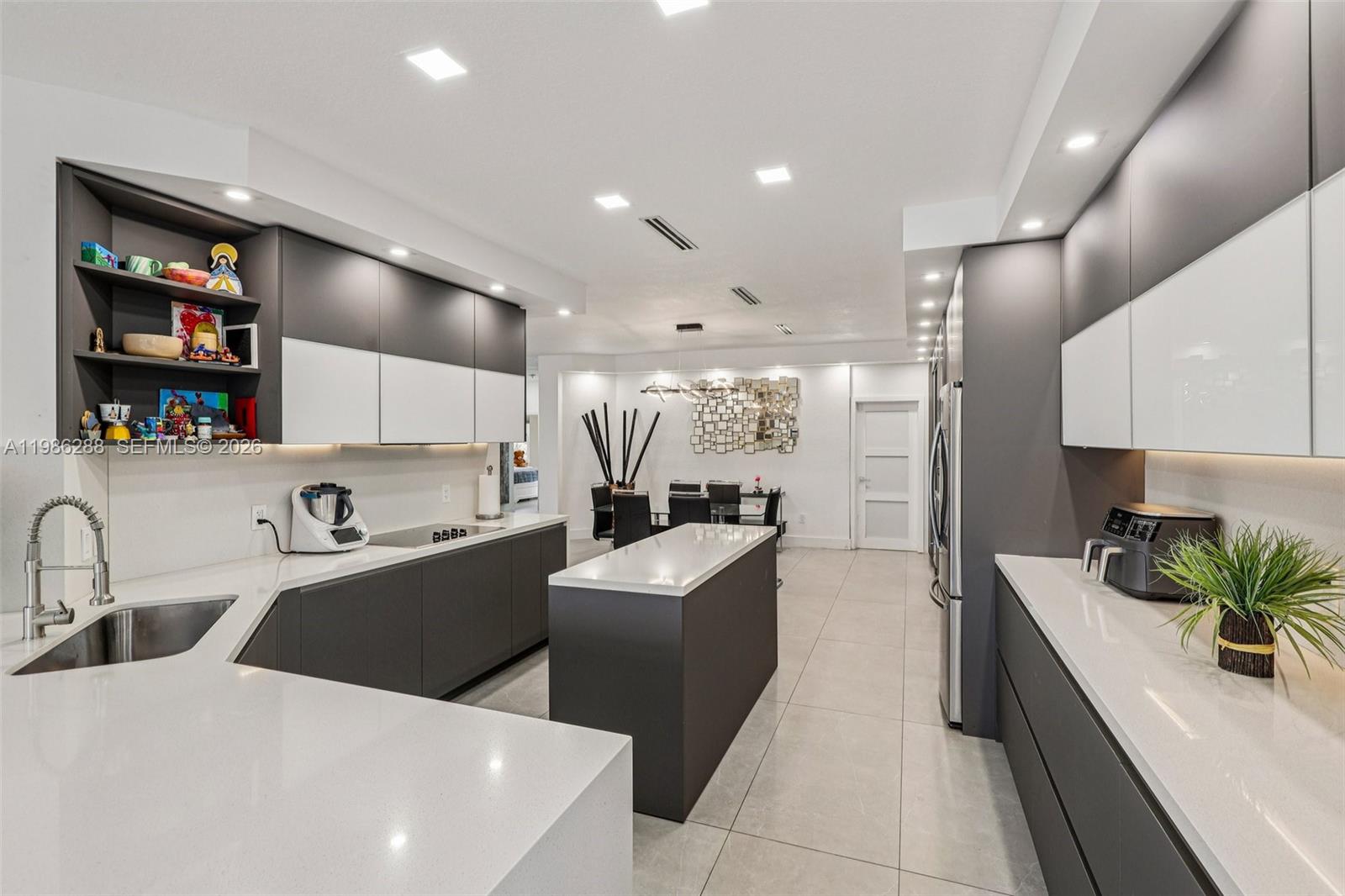 DORAL ISLES NORTH SEC ONE - Residential