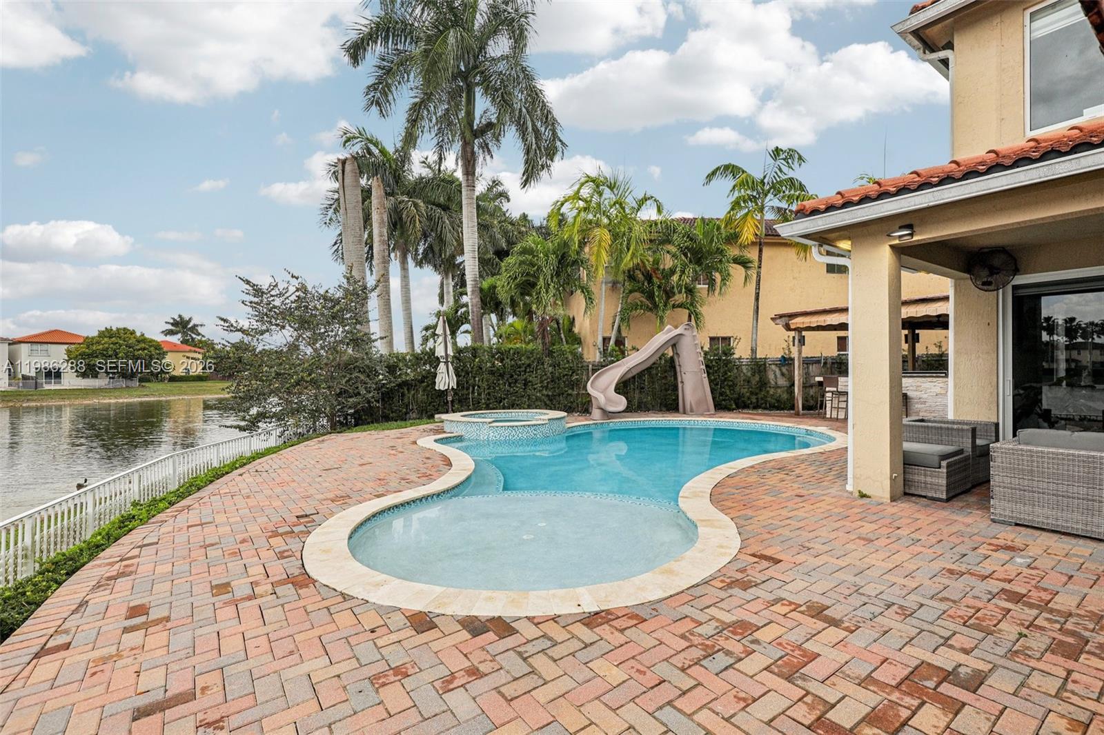 DORAL ISLES NORTH SEC ONE - Residential