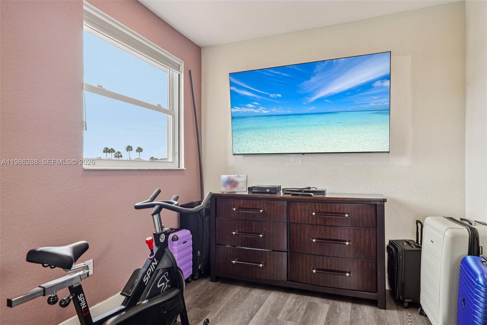 DORAL ISLES NORTH SEC ONE - Residential