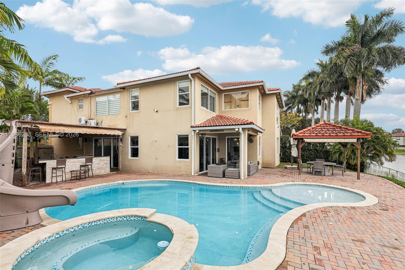 DORAL ISLES NORTH SEC ONE - Residential