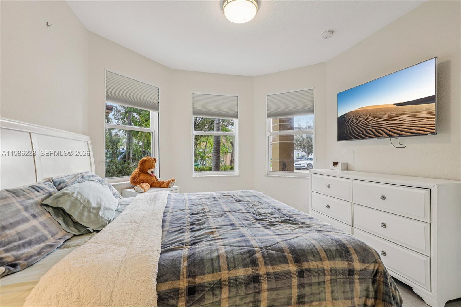 DORAL ISLES NORTH SEC ONE - Residential